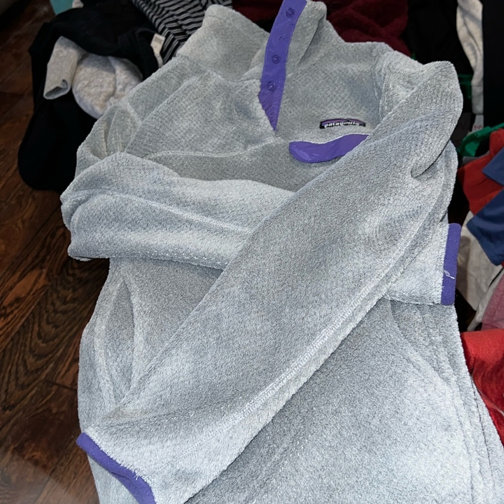 Patagonia xs pullover gray purple fleece pockets
